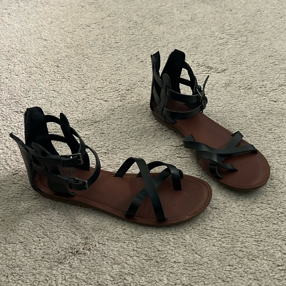 American Eagle sandals